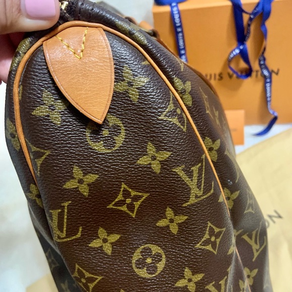 Authentic Louis Vuitton travel bag - Picture 5 of 5